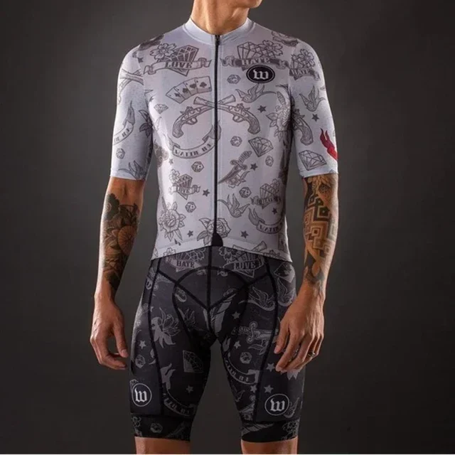 بدلة ركوب الدراجات للرجال من و - مراجعة Triathlon Cycling Kit وسعره